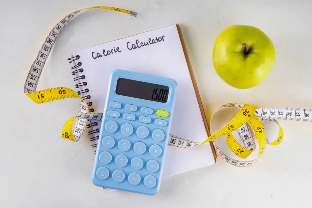 食事のカロリーを計算しているイメージ